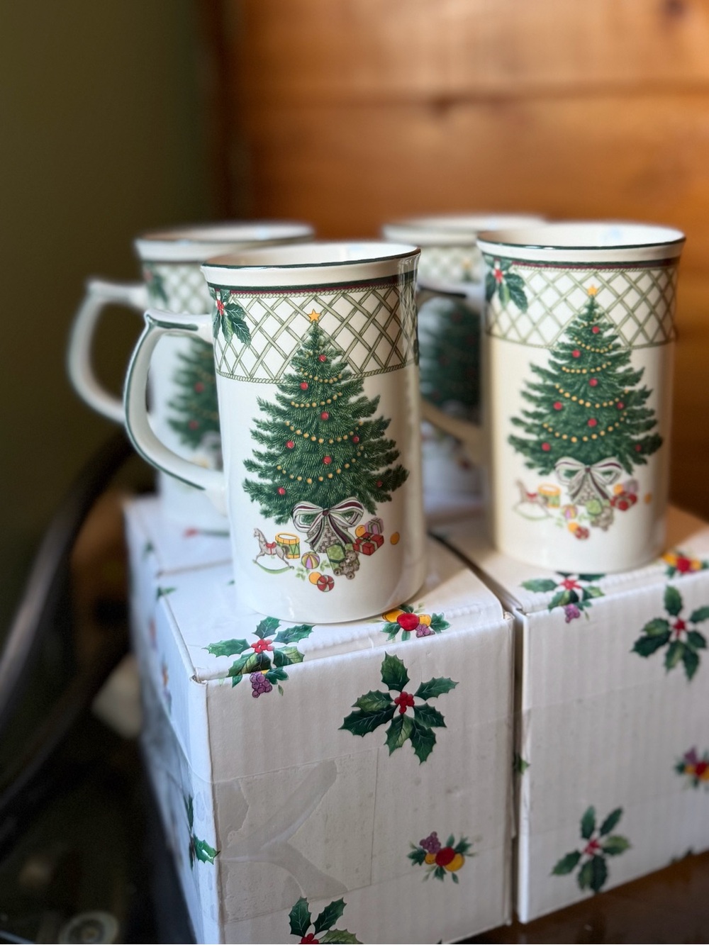 Vintage 4 PIECE Mikasa holiday Ceramic Christmas Tree Mug - Green